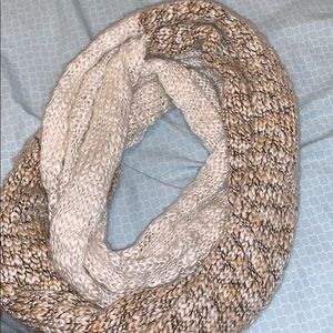 Knitted scarf